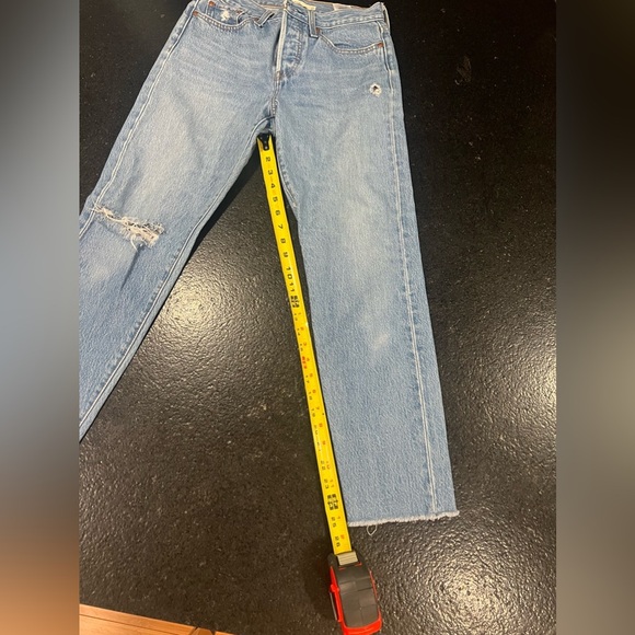 Levi's Premium Wedgie Distressed Jeans Blue Denim Medium Wash Button Fly Size 27 - Picture 2 of 7